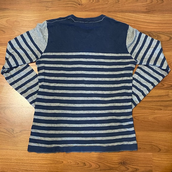 Guess Sweater - Picture 3 of 4